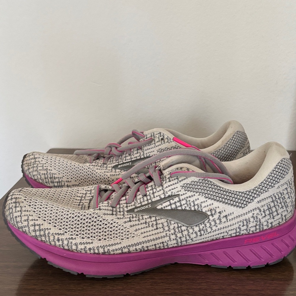 Brooks Revel 3 Womens Athletic Running Shoes Sz10